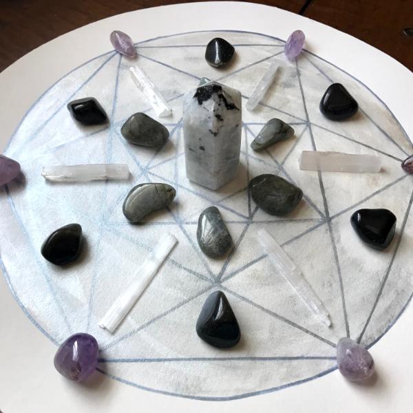 Crystal Grid for Moon Energy